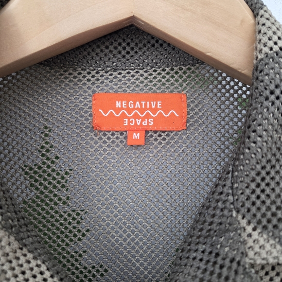 Mesh Patterned Shirt in Green and Brown - Picture 4 of 9